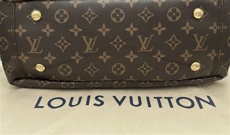 louis vuitton high quality replica pouvhes|authentic Louis Vuitton stamp.